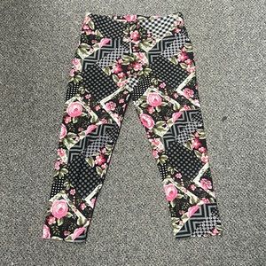 🌸3/$30🌸 LEGGINGS  PARK | Buttery soft capri leggings